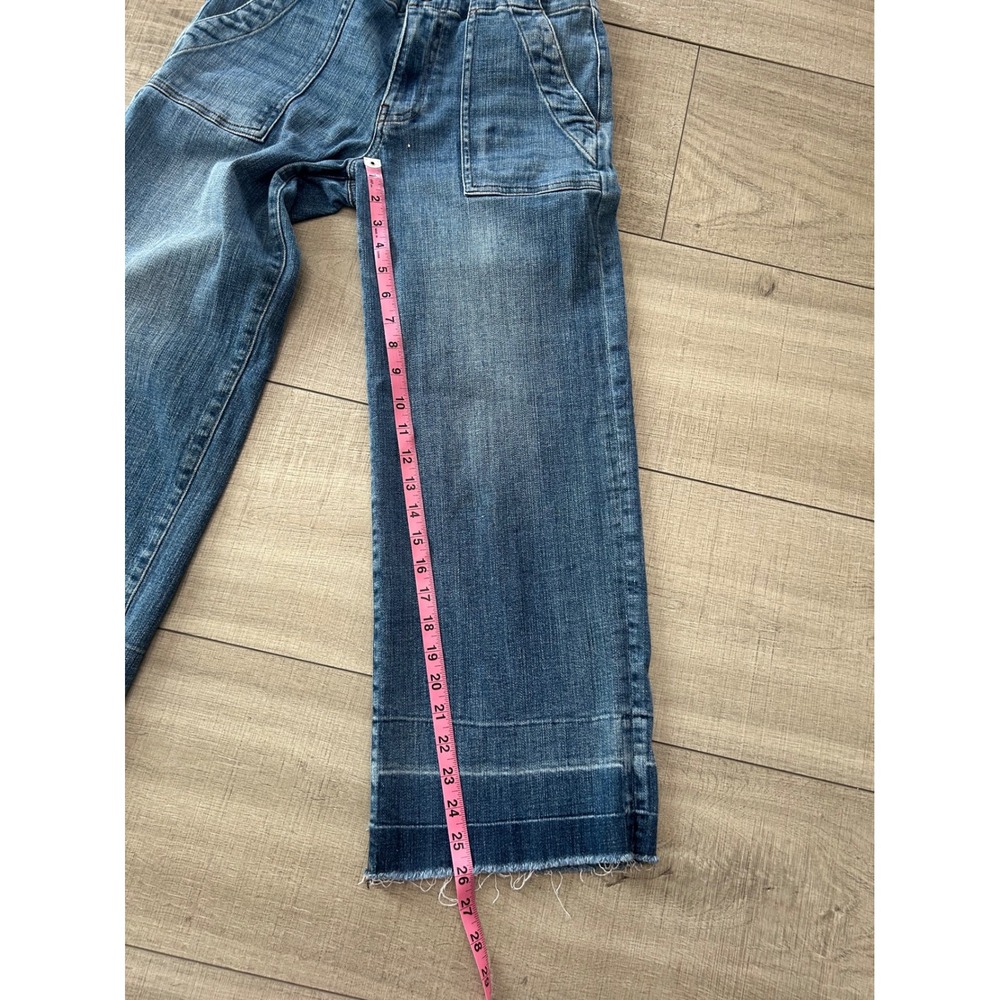 Kut from the Kloth Wide Leg Cropped Jeans Medium Wash Raw Hem Size 2 - Picture 5 of 8